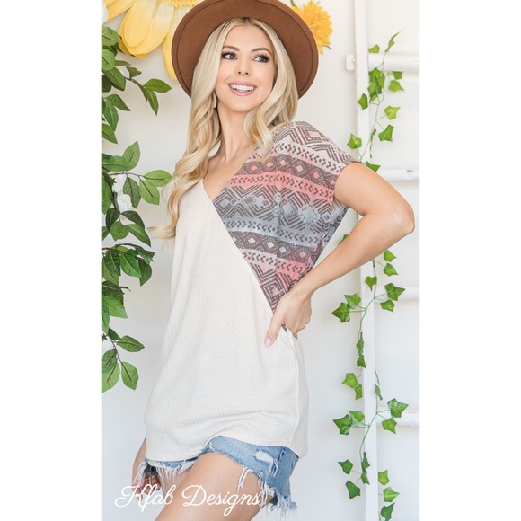 ❤️LAST V Neck Aztec Print Contrast Super Soft Top! - Picture 4 of 10